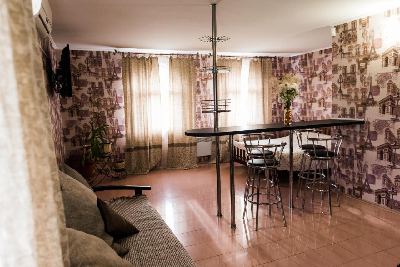 Golden Park Apartments Umanʼ Eksteriør bilde