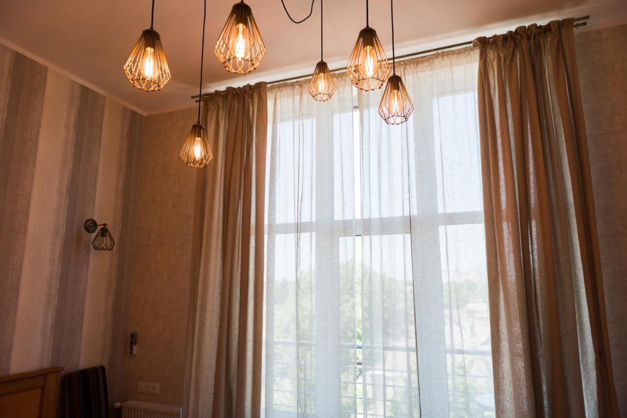 Golden Park Apartments Umanʼ Eksteriør bilde